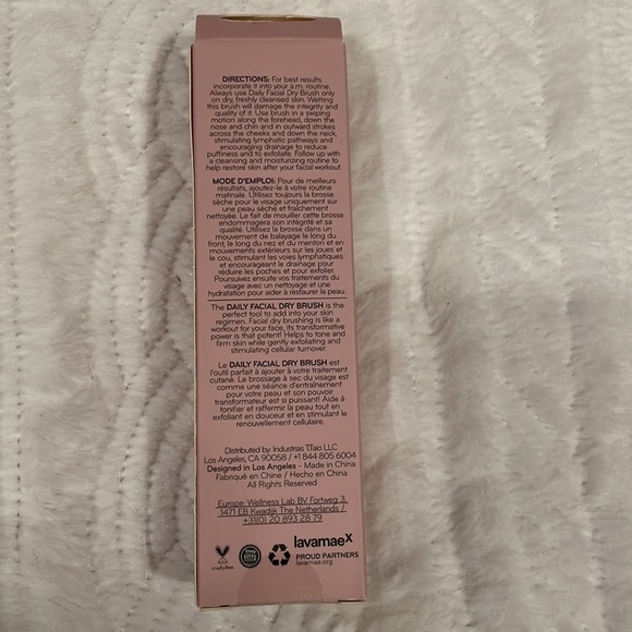 2/$15 Daily Concepts Daily Facial Dry Brush - Picture 3 of 3